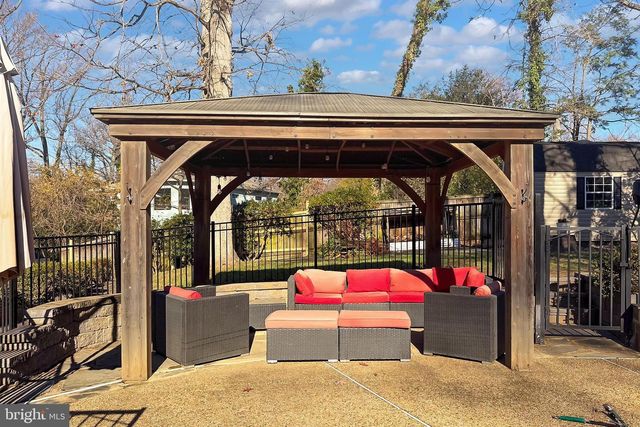 7105 FORT HUNT RD, Alexandria, VA 22307