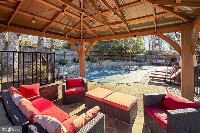 7105 FORT HUNT RD, Alexandria, VA 22307