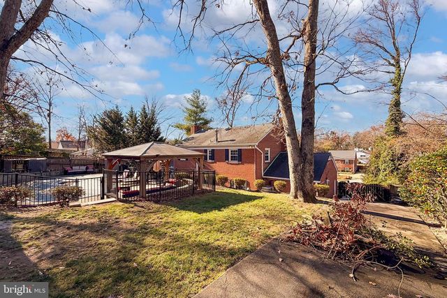 7105 FORT HUNT RD, Alexandria, VA 22307