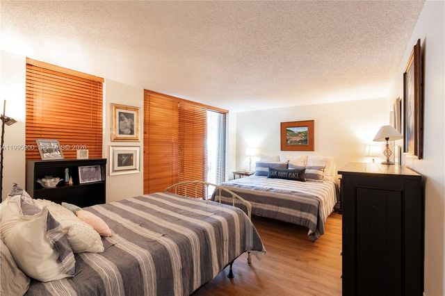 1440 Brickell Bay Dr 201, Miami, FL 33131