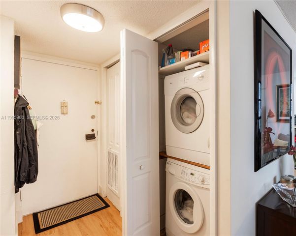 1440 Brickell Bay Dr 201, Miami, FL 33131