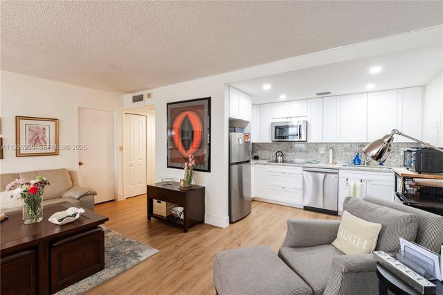 1440 Brickell Bay Dr 201, Miami, FL 33131