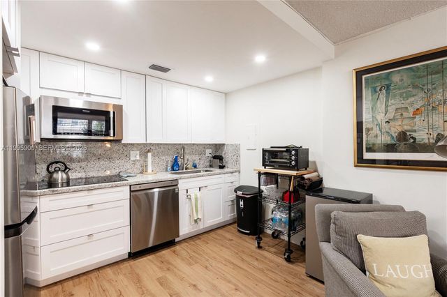 1440 Brickell Bay Dr 201, Miami, FL 33131