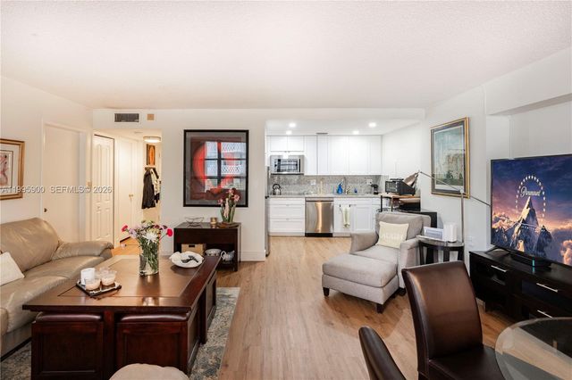 1440 Brickell Bay Dr 201, Miami, FL 33131