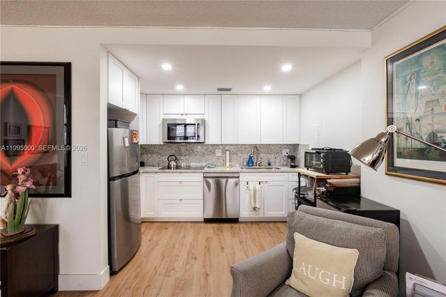 1440 Brickell Bay Dr 201, Miami, FL 33131