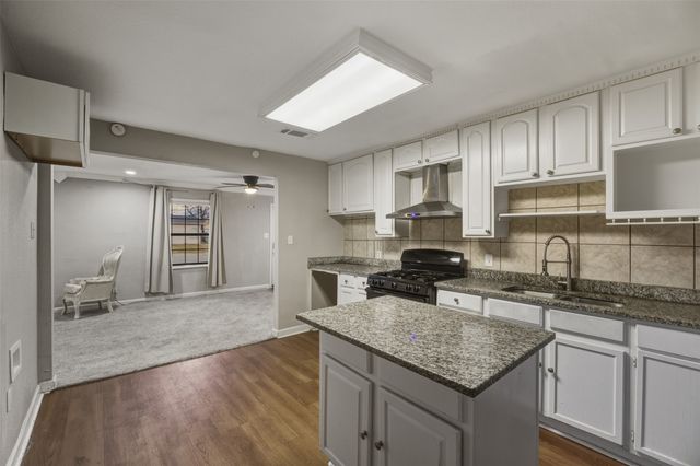 6008 Grayson Street, Fort Worth, TX 76119