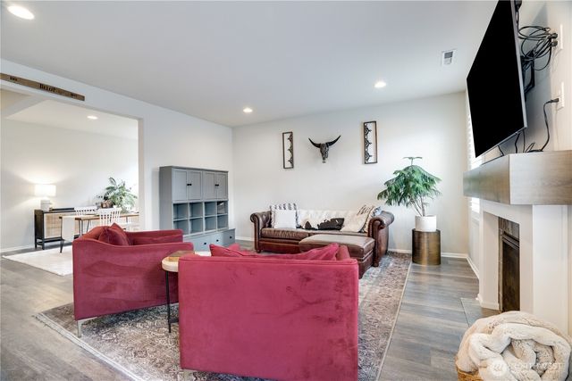 919 Sigafoos Avenue NW, Orting, WA 98360