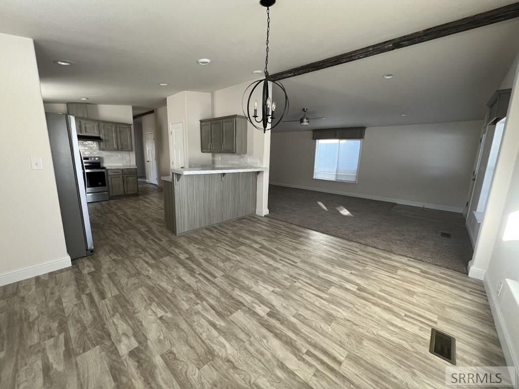 Image 3 of property listing at 997 Cottage Lane, Blackfoot, ID 83221