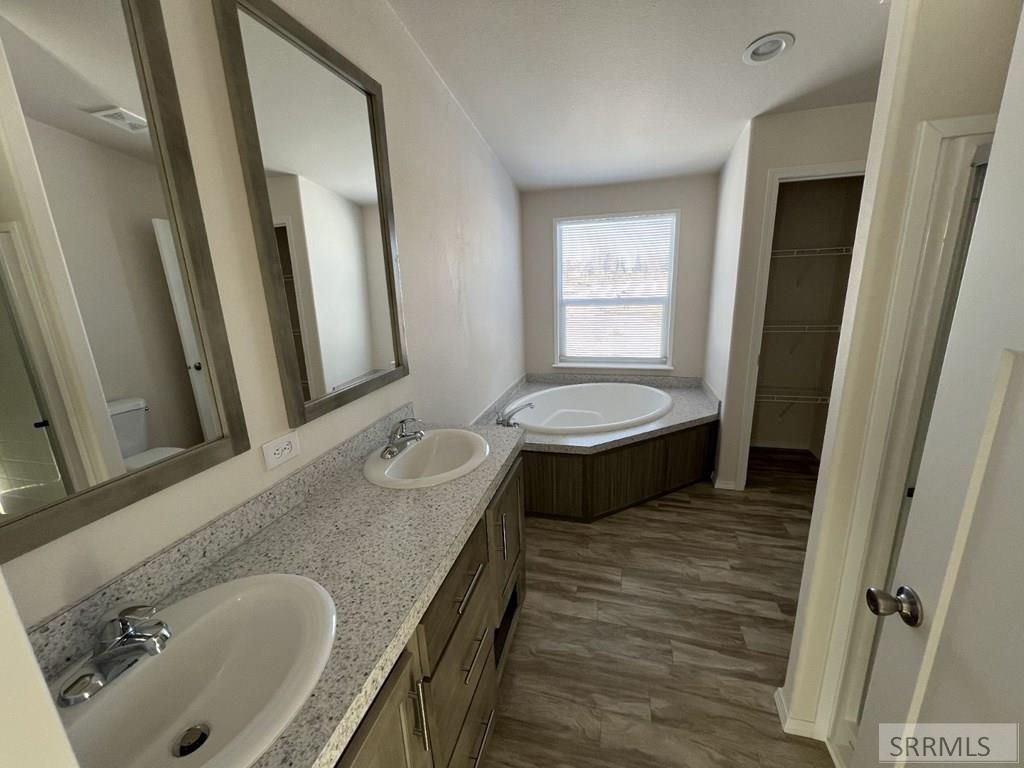 Image 6 of property listing at 997 Cottage Lane, Blackfoot, ID 83221