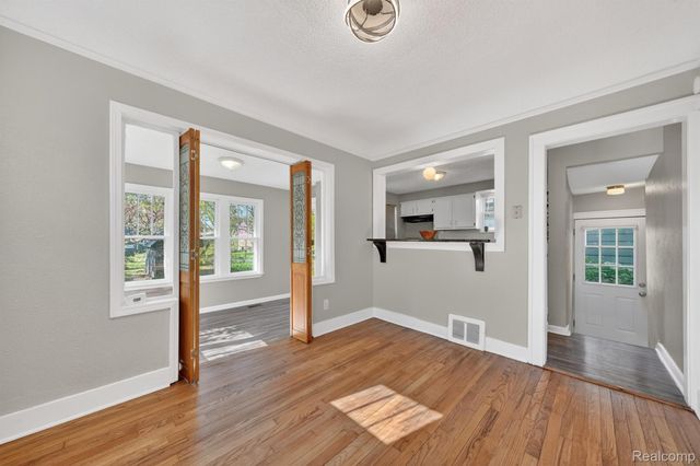 582 E Drayton Street, Ferndale, MI 48220
