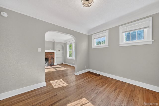 582 E Drayton Street, Ferndale, MI 48220