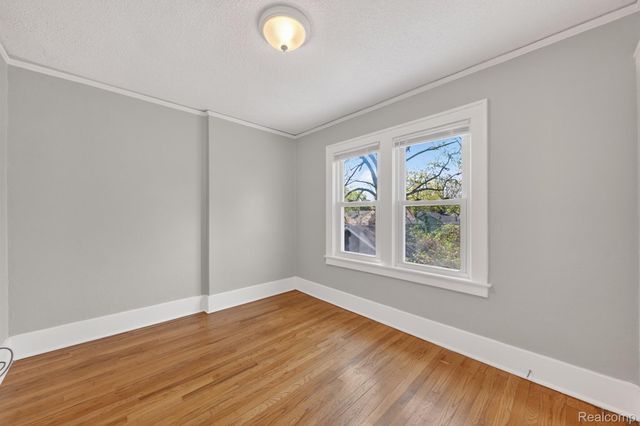 582 E Drayton Street, Ferndale, MI 48220