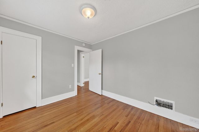 582 E Drayton Street, Ferndale, MI 48220