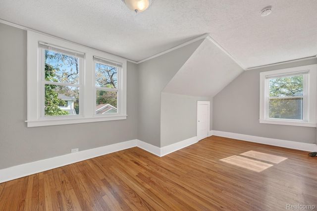 582 E Drayton Street, Ferndale, MI 48220