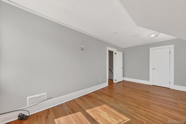 582 E Drayton Street, Ferndale, MI 48220