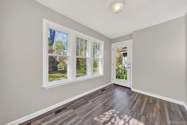 582 E Drayton Street, Ferndale, MI 48220