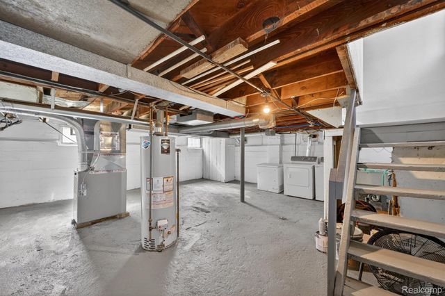 582 E Drayton Street, Ferndale, MI 48220