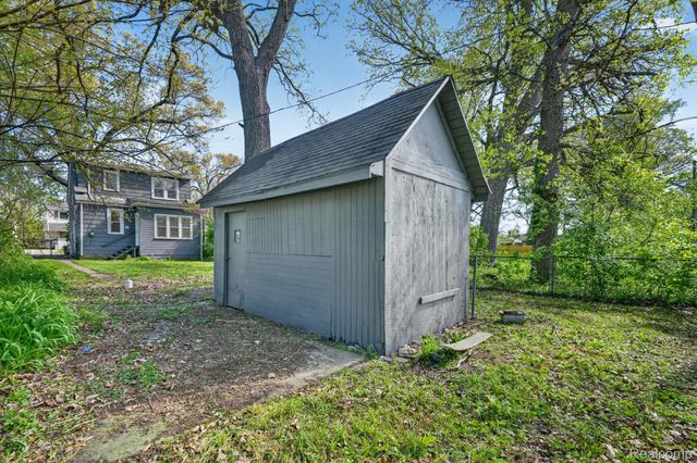 582 E Drayton Street, Ferndale, MI 48220