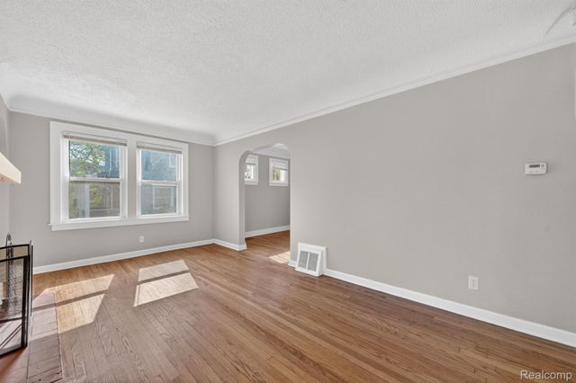 582 E Drayton Street, Ferndale, MI 48220