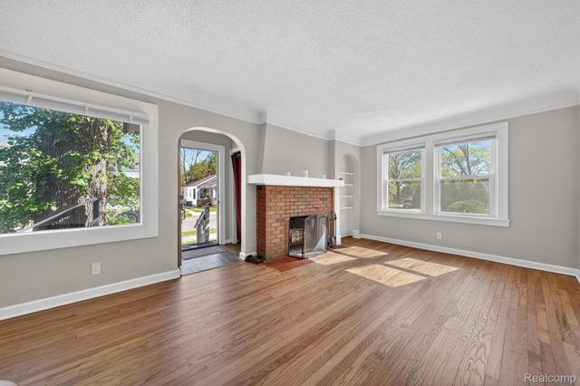 582 E Drayton Street, Ferndale, MI 48220