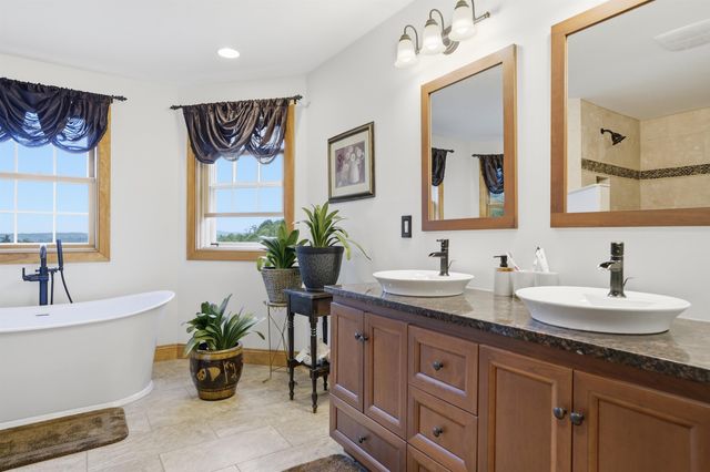 202 South Road, Deerfield, NH 03037