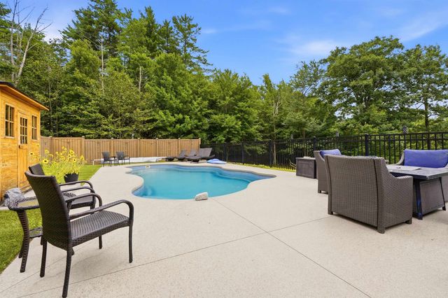 202 South Road, Deerfield, NH 03037
