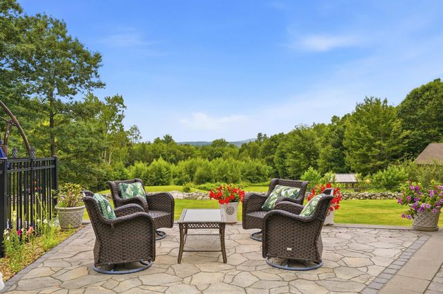 202 South Road, Deerfield, NH 03037