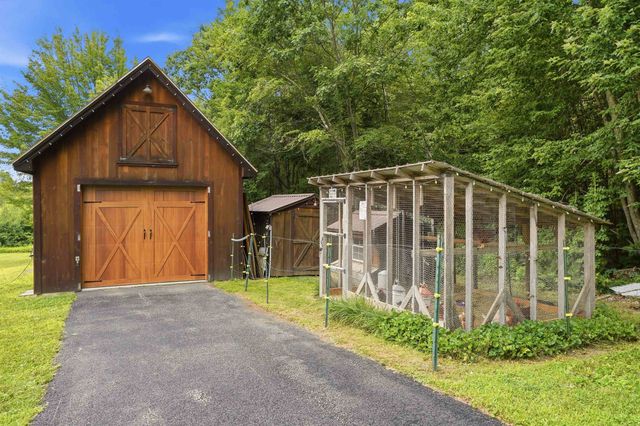 202 South Road, Deerfield, NH 03037
