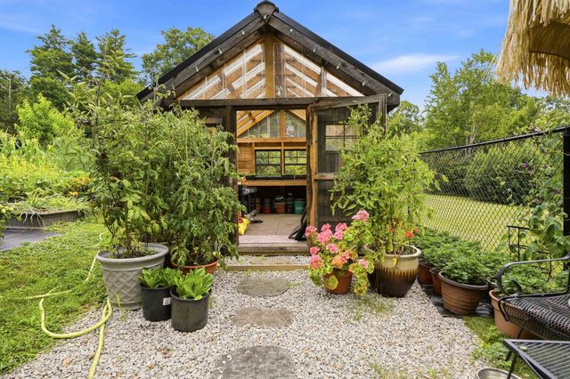 202 South Road, Deerfield, NH 03037