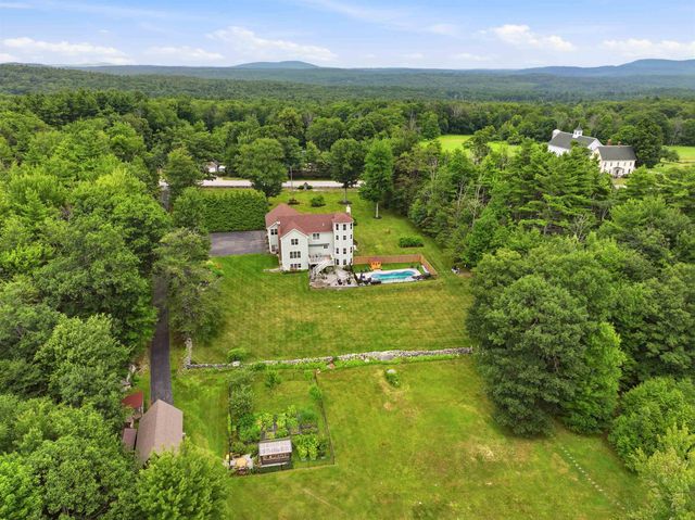 202 South Road, Deerfield, NH 03037