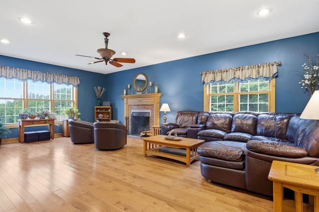 202 South Road, Deerfield, NH 03037