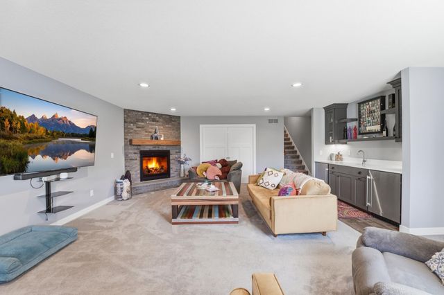 5737 Raven Point Road, Prior Lake, MN 55372