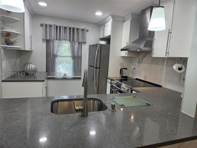 7205 NW 4th Pl 106, Margate, FL 33063