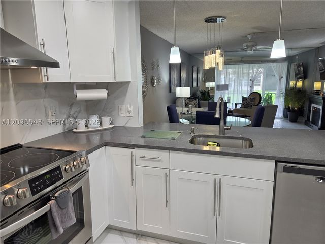 7205 NW 4th Pl 106, Margate, FL 33063