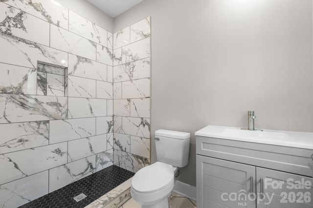 111 N Clay Street, Lowell, NC 28098