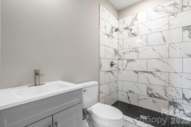 111 N Clay Street, Lowell, NC 28098