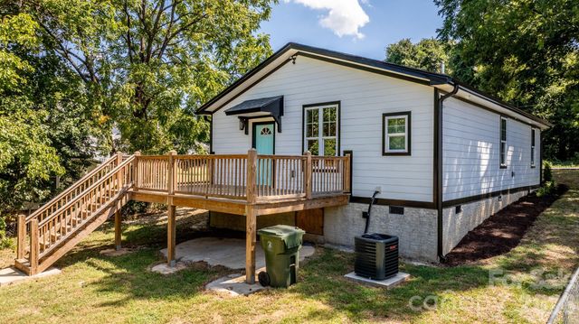 111 N Clay Street, Lowell, NC 28098