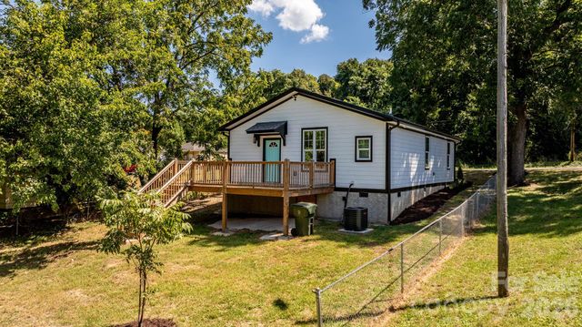 111 N Clay Street, Lowell, NC 28098