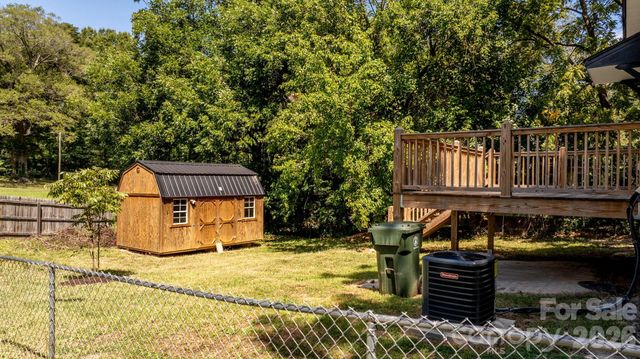 111 N Clay Street, Lowell, NC 28098