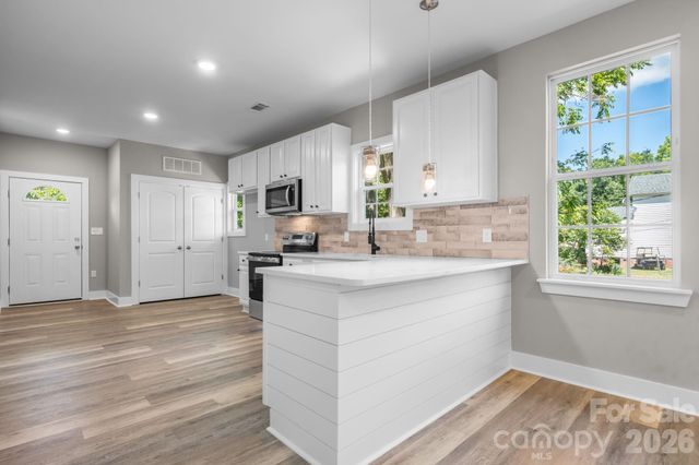 111 N Clay Street, Lowell, NC 28098