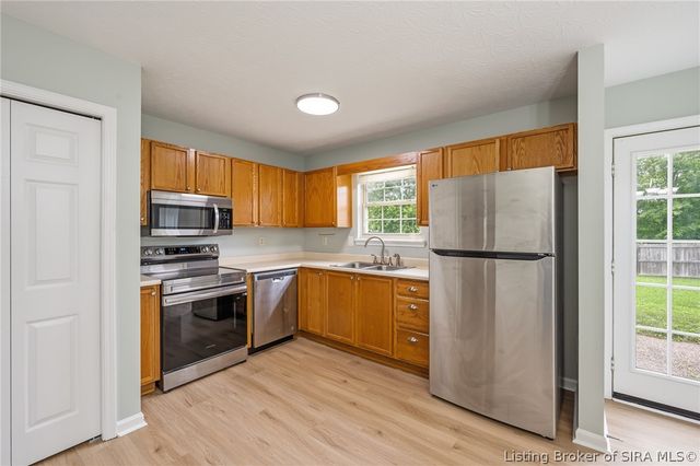 421 Reba Jackson Drive, Jeffersonville, IN 47130