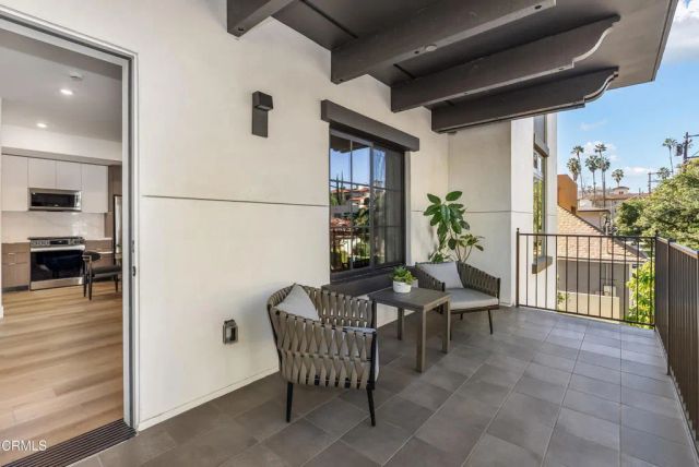 139 S Oak Knoll Avenue 402, Pasadena, CA 91101