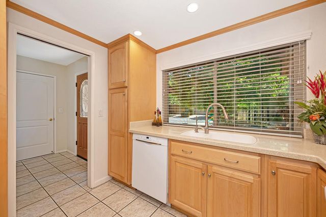 6503 Amado Ct, Citrus Heights, CA 95621