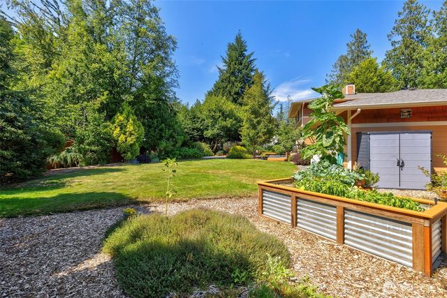 19061 Harris Avenue NE, Suquamish, WA 98392