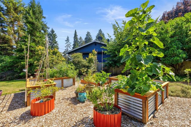 19061 Harris Avenue NE, Suquamish, WA 98392