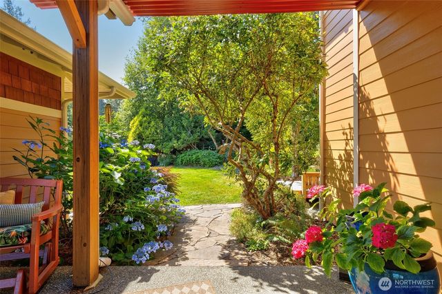 19061 Harris Avenue NE, Suquamish, WA 98392