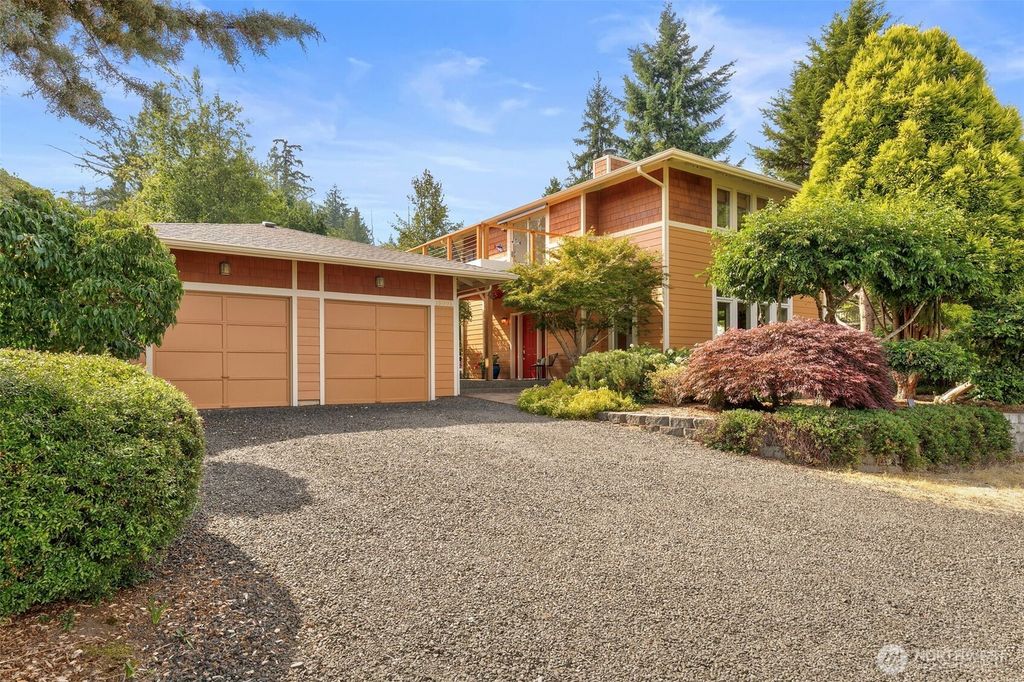 19061 Harris Avenue NE, Suquamish, WA 98392