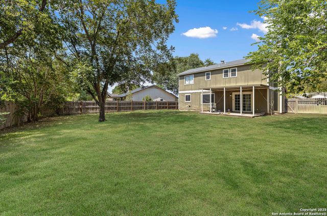 829 Garden Meadow, Universal City, TX 78148