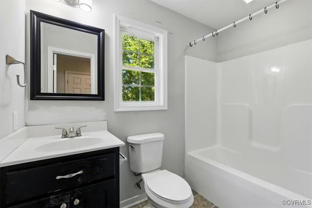 3704 Burnham Dr, Hopewell, VA 23860