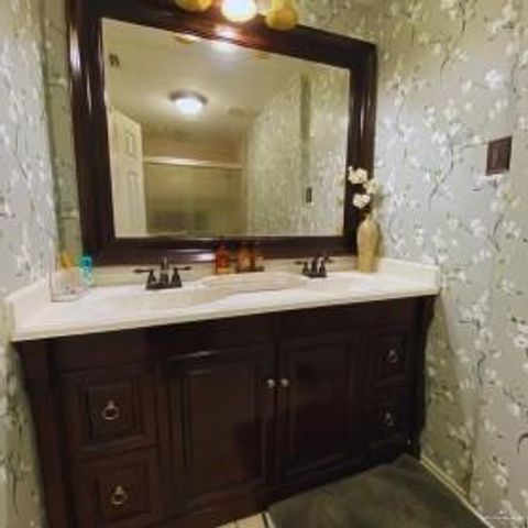 4907 N 25th Lane, Mcallen, TX 78504